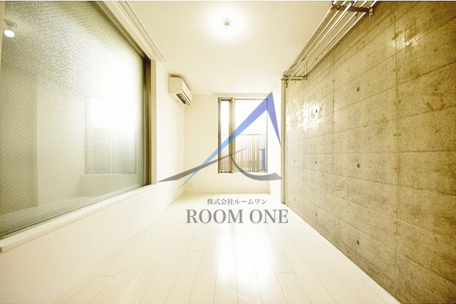 アパートメントクロ三軒茶屋の居間・リビング|洋室のお部屋です。