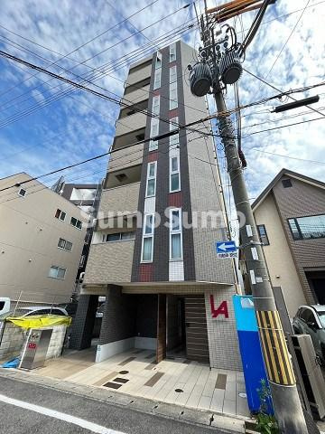 ランドアート甲子園の外観