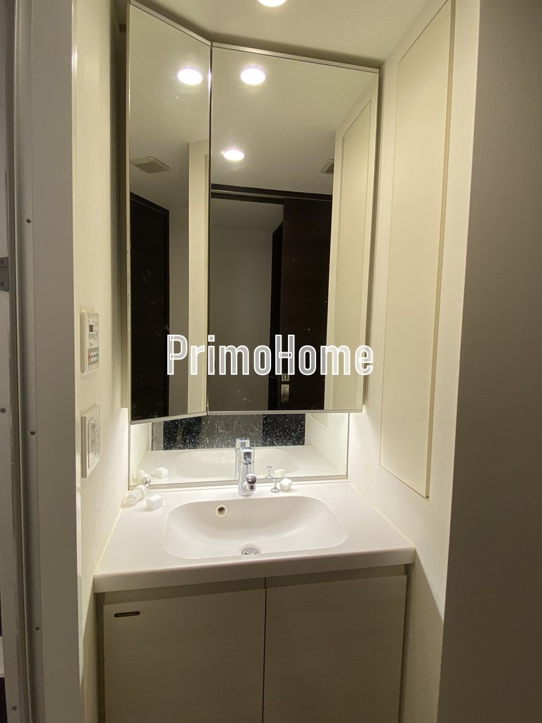 コンフォリア秋葉原イーストの洗面所