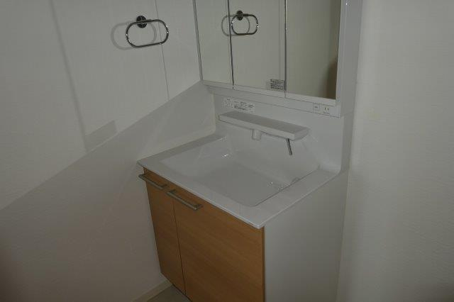 HIRA　TERRACEの独立洗面台|シャンプードレッサー