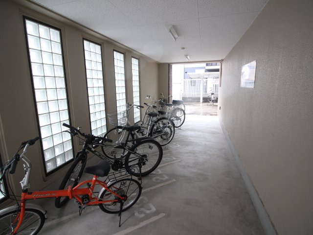 プレジール天神のその他共用部分|屋内駐輪場