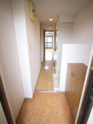 プレジール天神の玄関