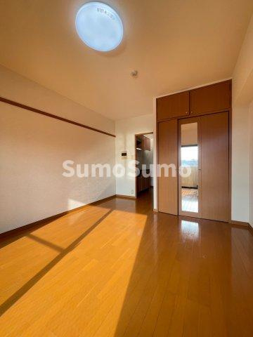 ピュアドームベイサイド博多の居間・リビング