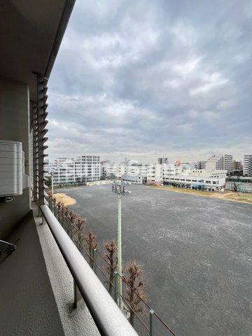 プラウドフラット三軒茶屋のバルコニー