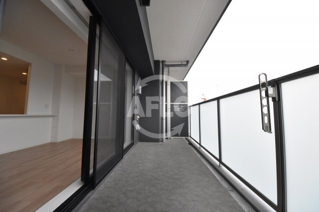 ロジュマンタワー梅田　扇町小学校区のバルコニー|ロジュマンタワー梅田　バルコニー