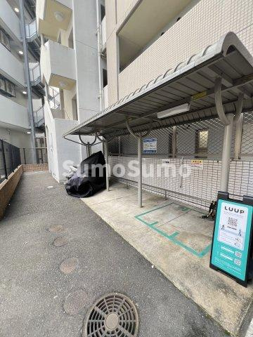 フェルト627の駐車場
