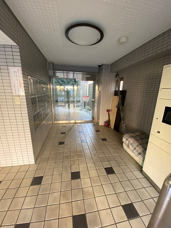 ヒルズ駒場東大前のロビー
