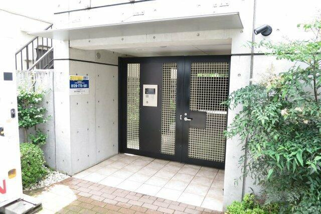 プライムアーバン学芸大学のエントランス
