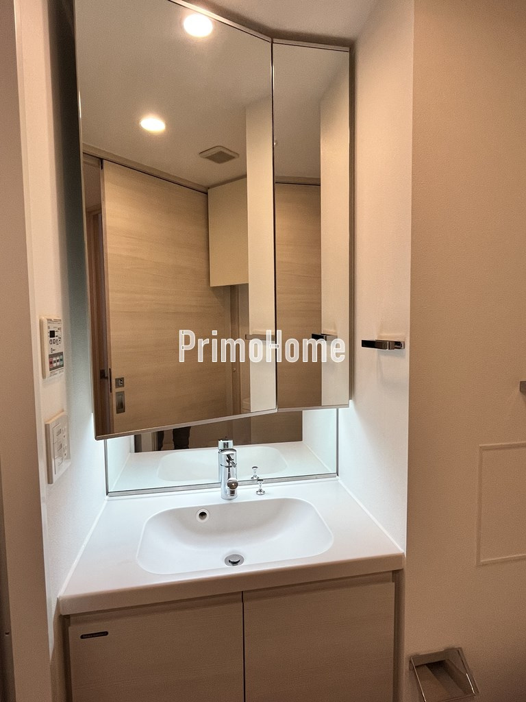 コンフォリア秋葉原イーストの洗面所