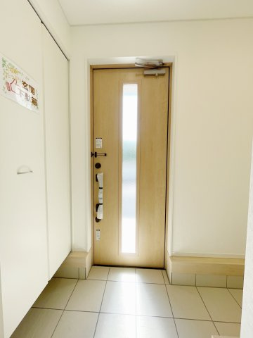 新築戸建・新築建売　足利市田中町第5　山辺小学校・山辺中学校の玄関