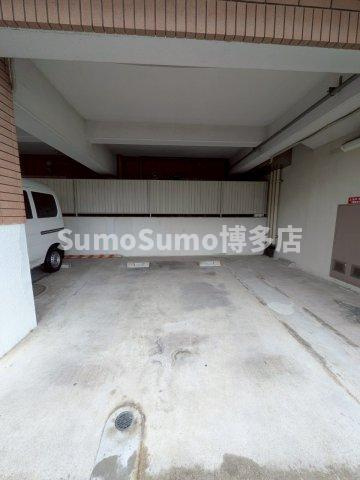ファミール那珂の駐車場|駐車場に車を止められます