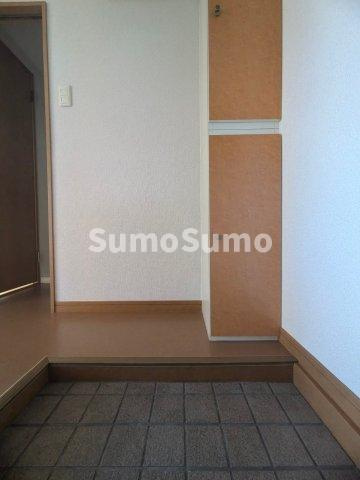 フォンテーヌ西新の玄関