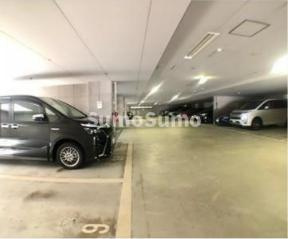 白鷹夙川マンションの駐車場