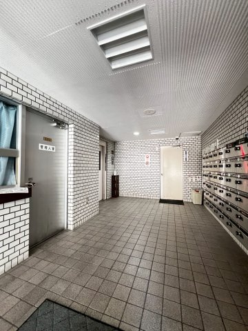 ファミーユ警固のロビー