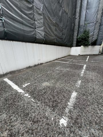 ファミーユ警固の駐車場