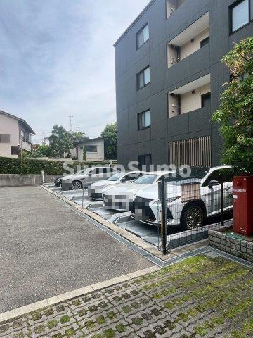 芦屋ＣＵＢＥ山手 の駐車場