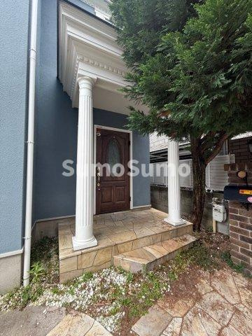 芦屋市翠ケ丘町戸建のエントランス