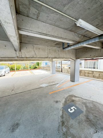 第2熊内コーポラスの駐車場