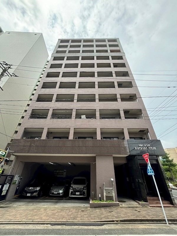 ピュアドームリバーサイド天神の外観