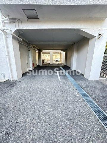 芦屋川アーバンライフの駐車場|カースペースがあります