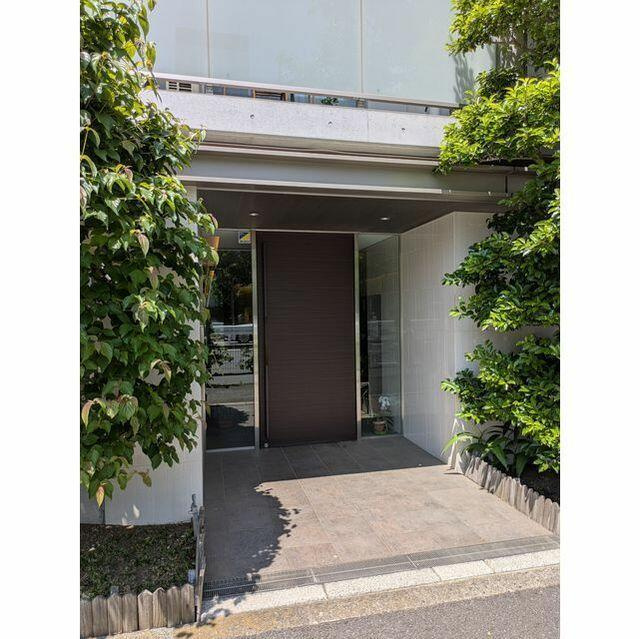フィオレンテ田園調布のエントランス