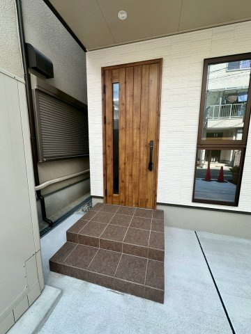 結善町新築戸建のエントランス