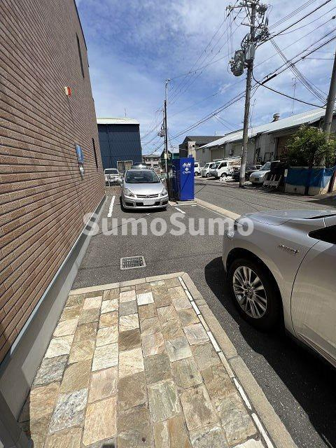 レオネクスト久々知Ⅲの駐車場