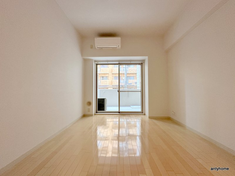 ウィルテラスなんば南　仲介手数料無料の居間・リビング