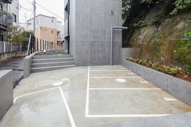 フォセット駒場 の駐車場