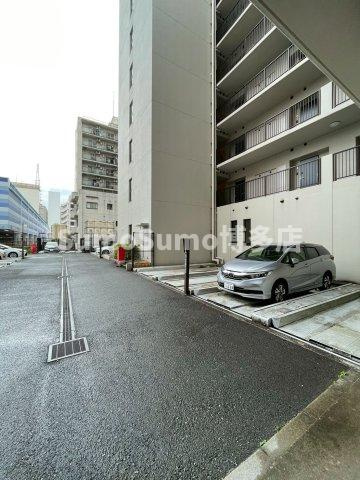 フォレステージュ天神の駐車場