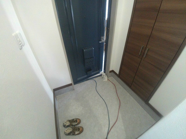 泉寿マンションの玄関