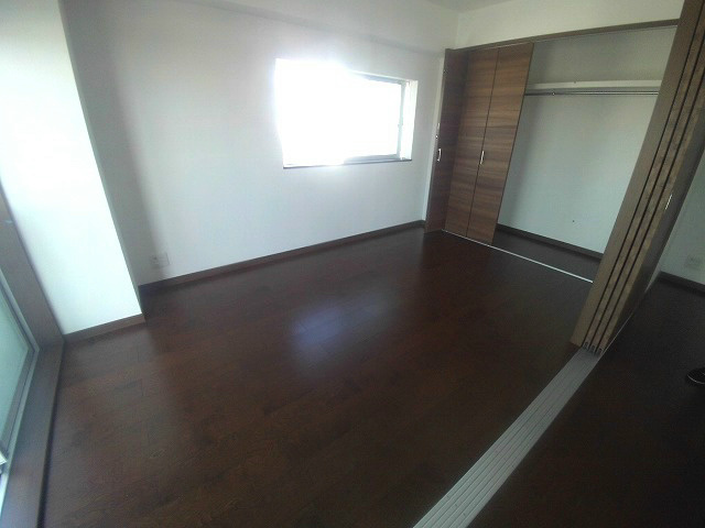 泉寿マンションの寝室