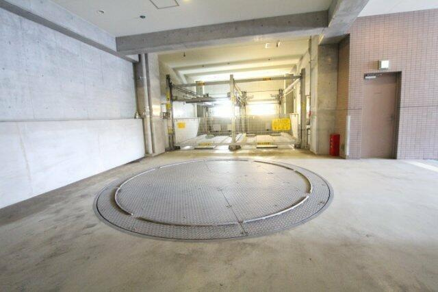プライムアーバン用賀の駐車場