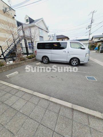 レオパレスBell　Courtの駐車場