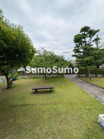 舞子片山住宅　５号棟の展望|簡単な家庭菜園も楽しめるお庭です