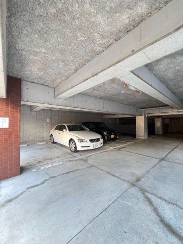 萌ＮＡＫＡＴＡＮＩ の駐車場