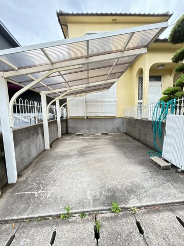 神陵台5丁目戸建の駐車場