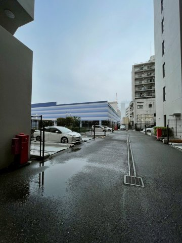 フォレステージュ天神の駐車場