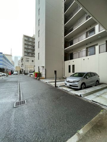 フォレステージュ天神の駐車場