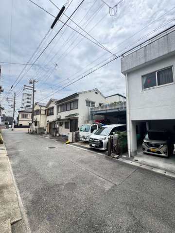 野町マンションの駐車場