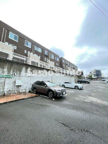 舞子坂ヒルズⅢの駐車場|駐車場完備です