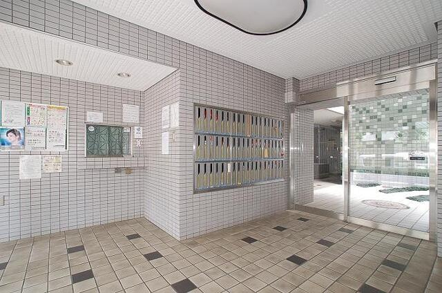 ヒルズ駒場東大前のロビー