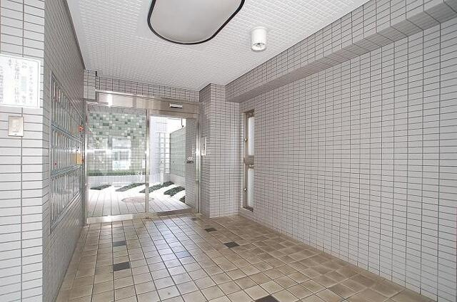 ヒルズ駒場東大前のロビー