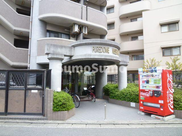 ピュアドーム日赤通りのエントランス