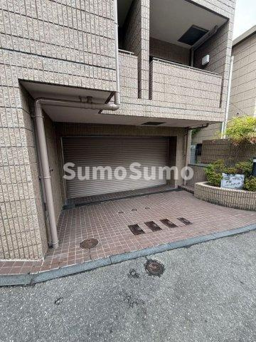 芦屋パークヴィラの駐車場