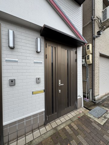 若松町1丁目貸家のエントランス|落ち着いたエントランスです