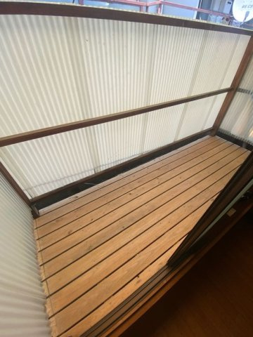 菊池アパートのバルコニー