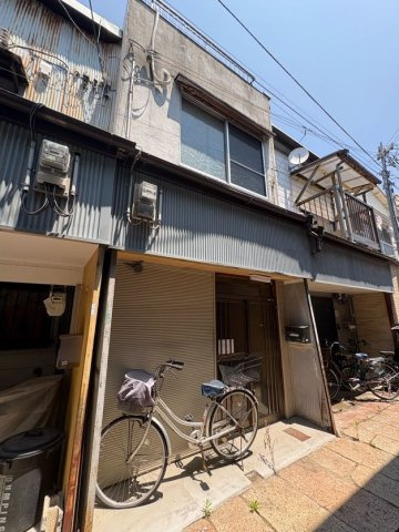 菊池アパートのエントランス