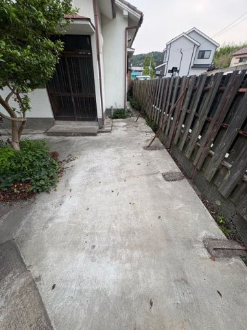 車字霜ノ下貸家の駐車場|駐車場です