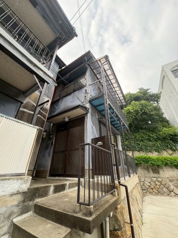 西山町V・V PACE館の外観|きれいな外観です